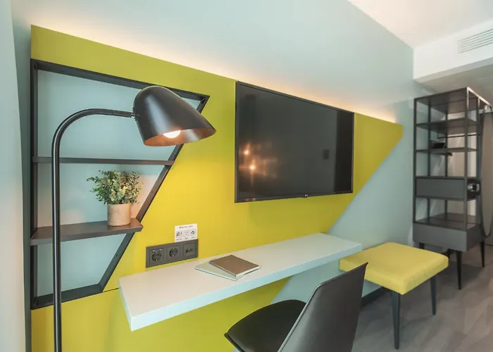 - The Niu, Seven Ost By Ihg Hotel Dusseldorf