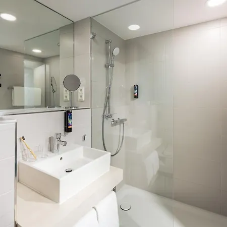 - The Niu, Seven Ost By Ihg 3* Dusseldorf