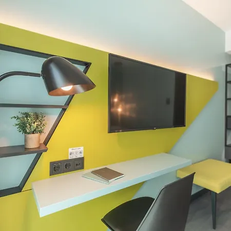 - The Niu, Seven Ost By Ihg Hotel Dusseldorf